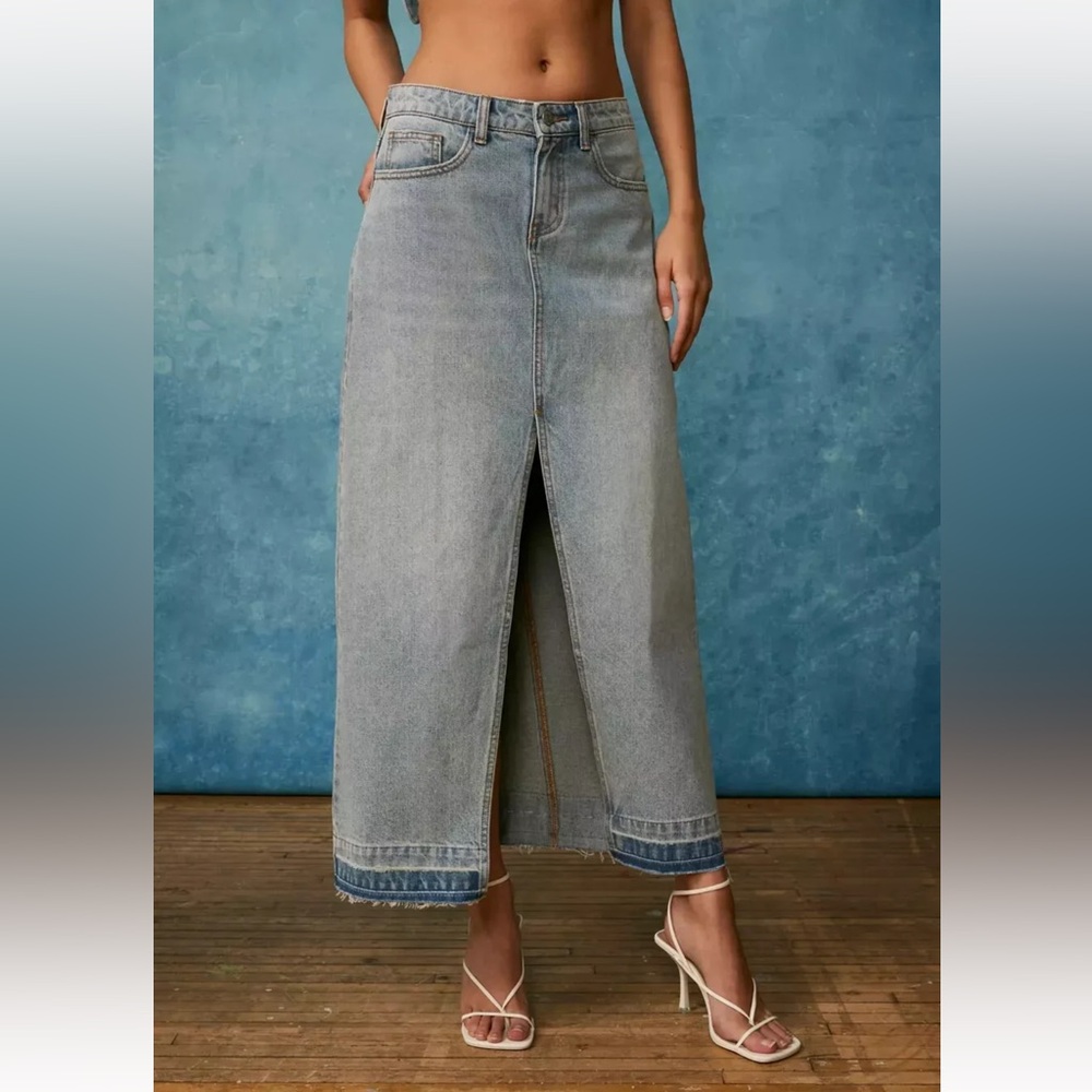URBAN OUTFITTERS BDG Denim Maxi Skirt Size Small